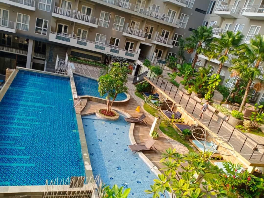 Graha Makara Suite Hotel & Residence Чікаранґ Екстер'єр фото