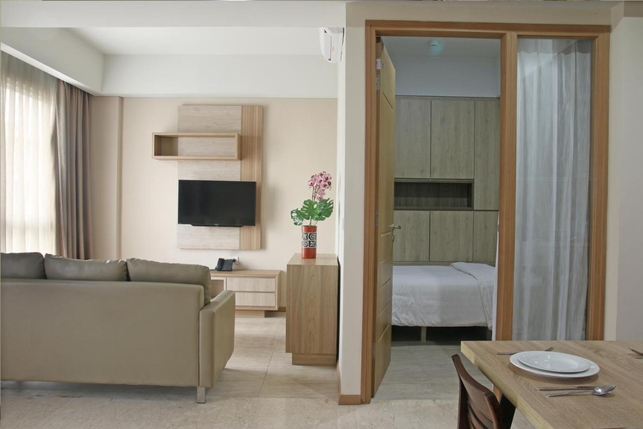 Graha Makara Suite Hotel & Residence Чікаранґ Екстер'єр фото
