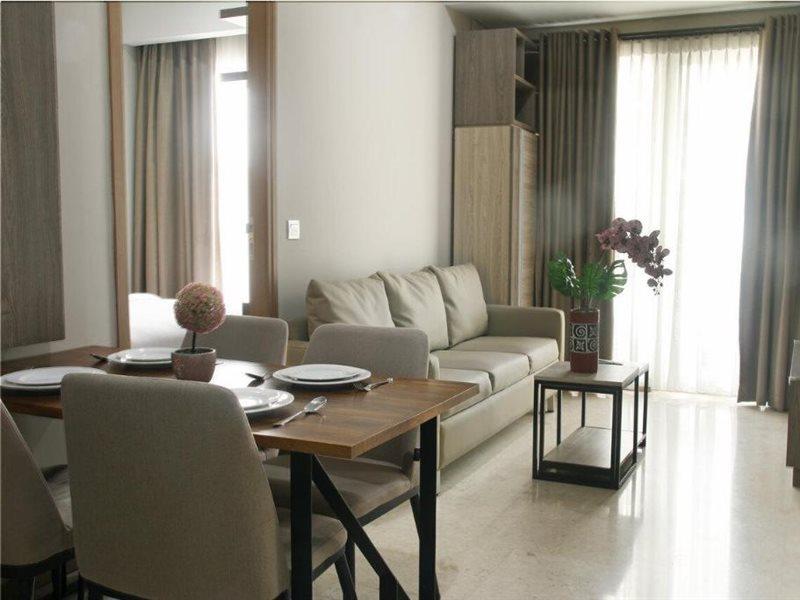 Graha Makara Suite Hotel & Residence Чікаранґ Екстер'єр фото