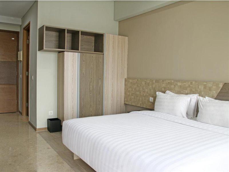 Graha Makara Suite Hotel & Residence Чікаранґ Екстер'єр фото