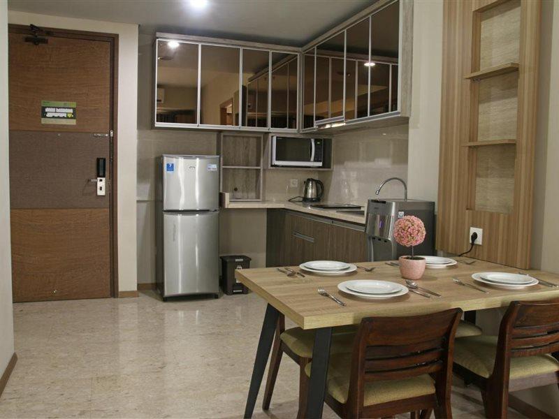 Graha Makara Suite Hotel & Residence Чікаранґ Екстер'єр фото