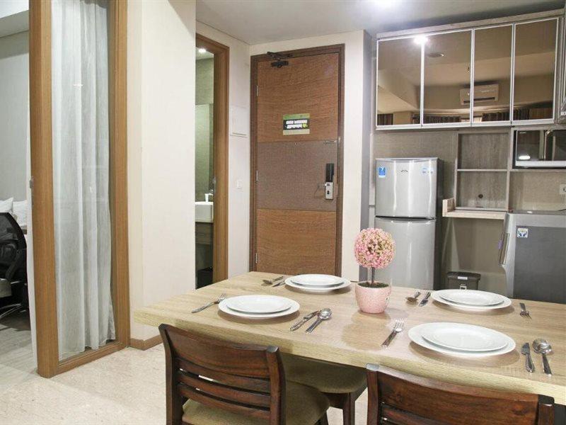 Graha Makara Suite Hotel & Residence Чікаранґ Екстер'єр фото